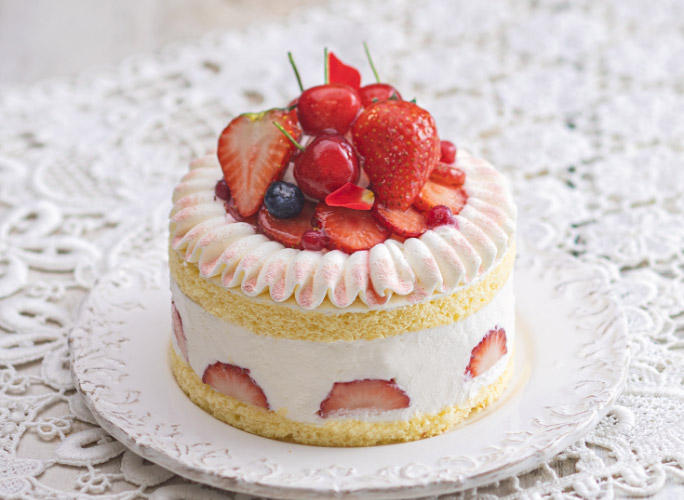 佐藤錦と国産いちごのショートケーキ｜ラ・プティ・メルスリー